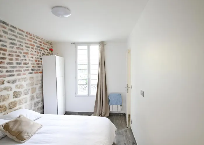 Au Coeur De Montmartre Lovers