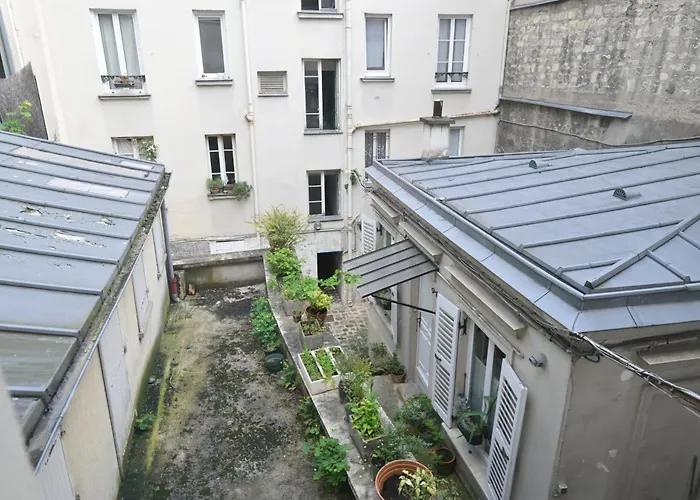 Au Coeur De Montmartre Lovers